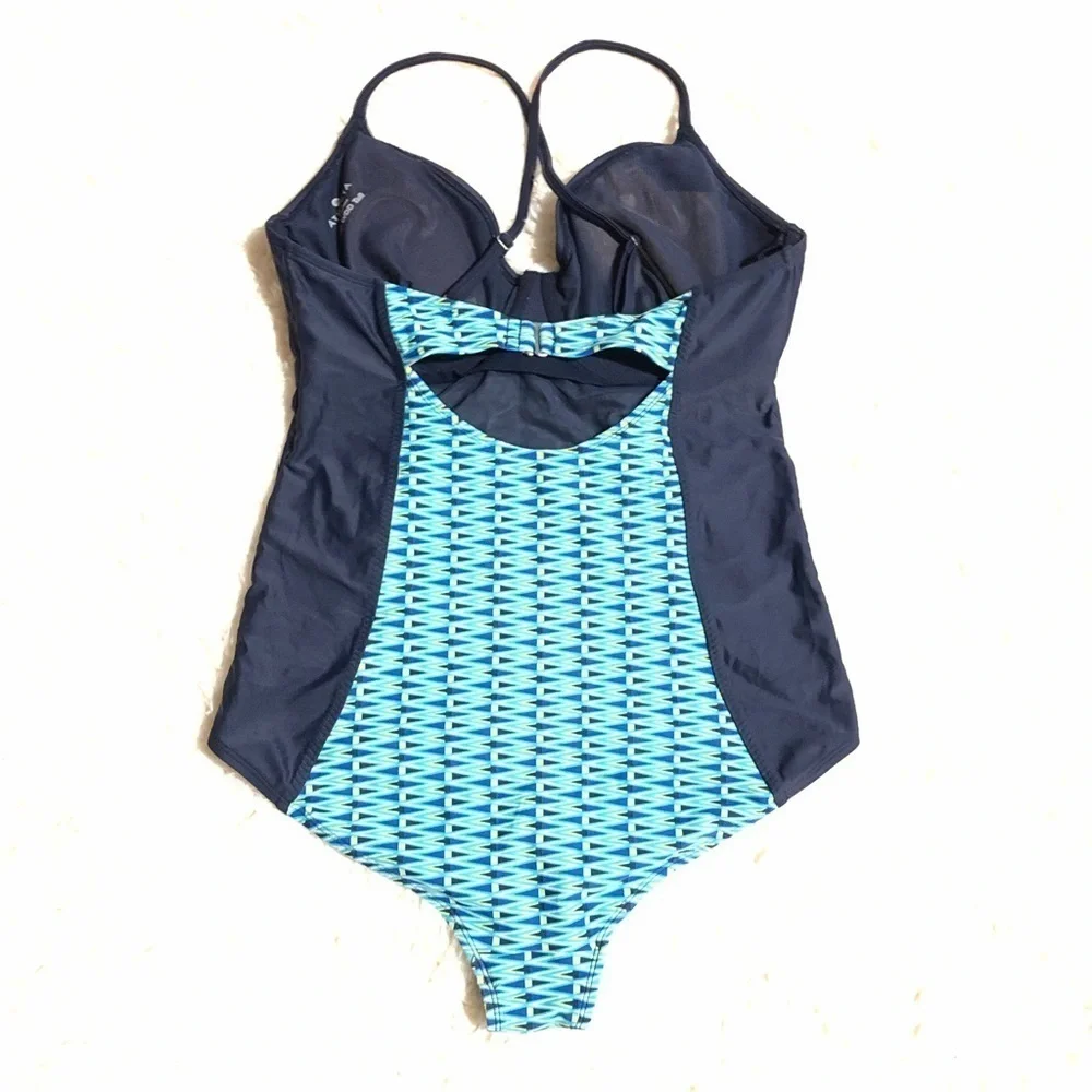 Athleta Luminate one piece swimsuit women’s size 38D/DD